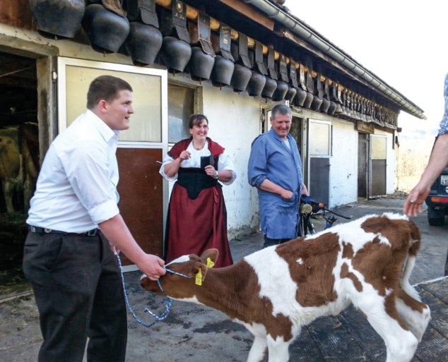 Maastrichtse Vivanne ging in de Zwitserse Alpen samenwonen met Reto en zijn dertig melkkoeien