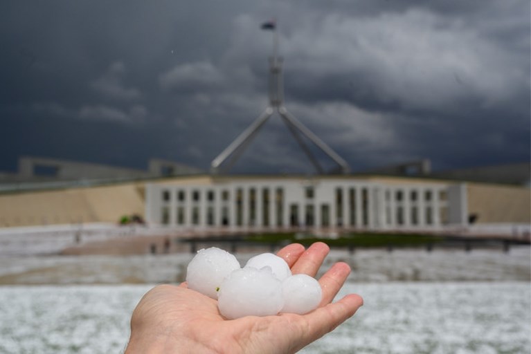 Australië geteisterd door zandstormen, hagel en onweer: ‘Net een apocalyptische film’