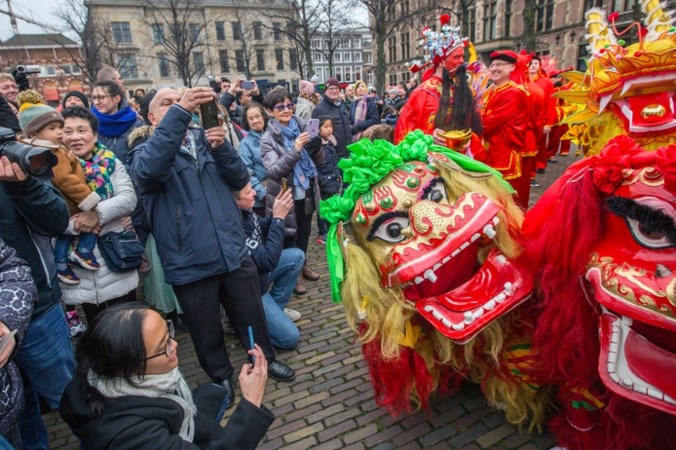 Ambassadeur waarschuwt Chinese gemeenschap in Nederland voor coronavirus