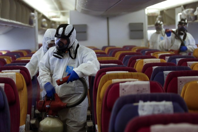 Factcheckers draaien overuren: uitbraak coronavirus leidt tot nepnieuws-epidemie