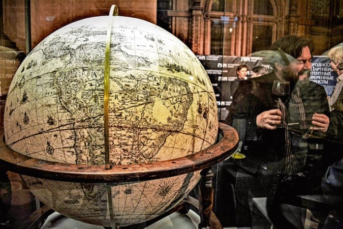 Russen herstellen globe van cartograaf Blaeu