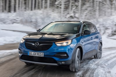 Opel Grandland X Hybrid4: over 300 pk en 32 gram... - De Limburger Mobile