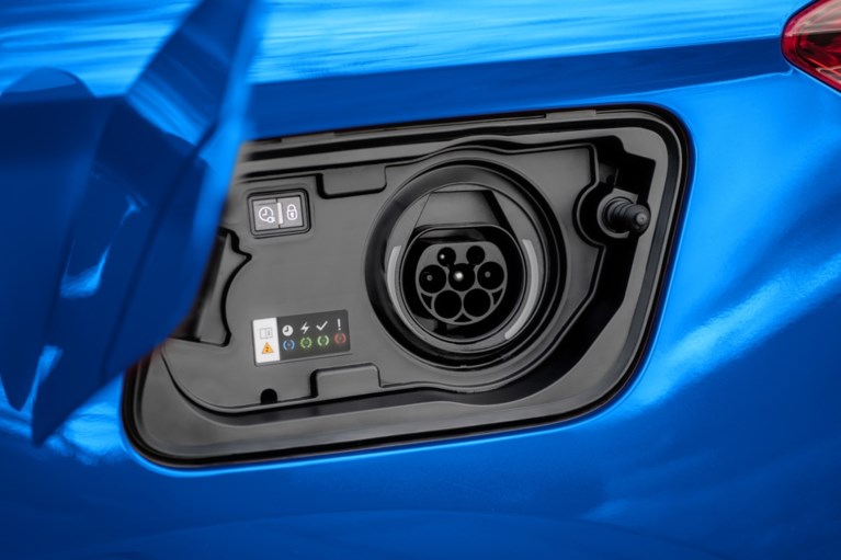 Opel Grandland X Hybrid4: over 300 pk en 32 gram...