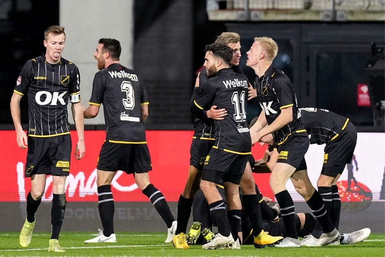 Reuzendoder NAC schakelt na PSV ook AZ uit in bekertoernooi