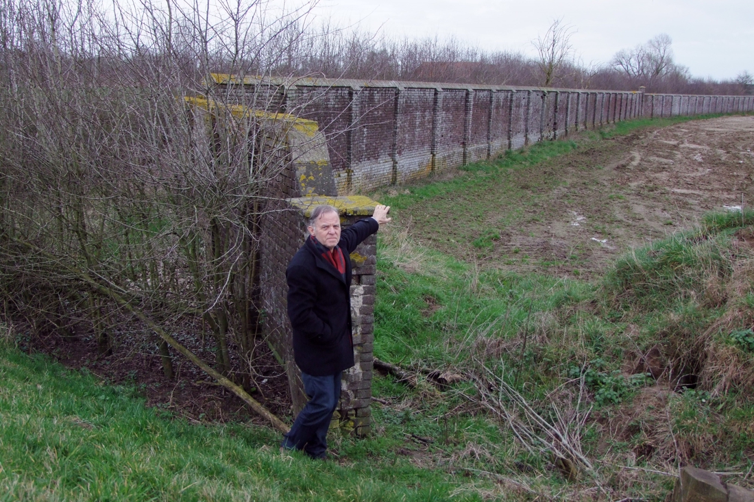 Petitie tegen sloop historische kloostermuur in Blitterswijc... - De Limburger