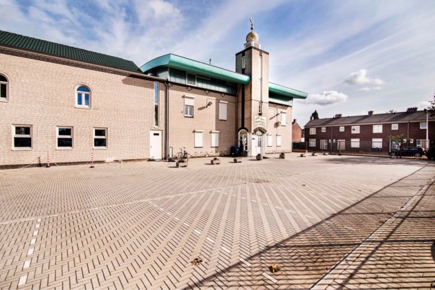 Een video van een vechtpartij in een moskee gaat viraal. Regelmatig komt het tot vechtpartijen in islamitische haathutten.