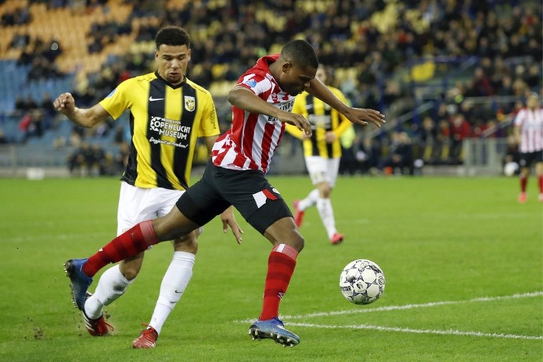 PSV boekt in Arnhem tweede uitzege op rij