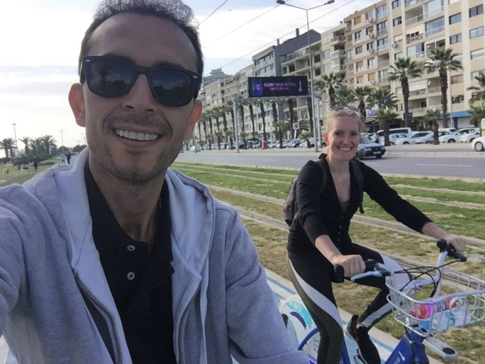 Marieke uit Kelpen-Oler gaat trouwen in Turkije: ‘450 gasten en bitterballen en raki op het menu’
