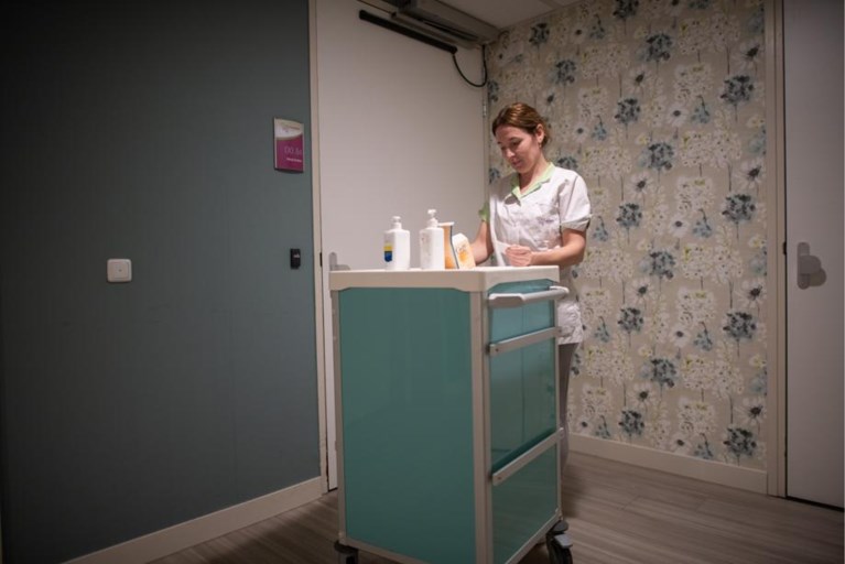 Helden in de zorg die ons erdoor slepen