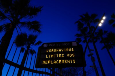 Frankrijk Zet 100 000 Politieagenten In Om Corona Maatregele