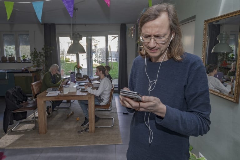 Digitaal onderwijs: de keukentafel als klaslokaal tijdens coronacrisis
