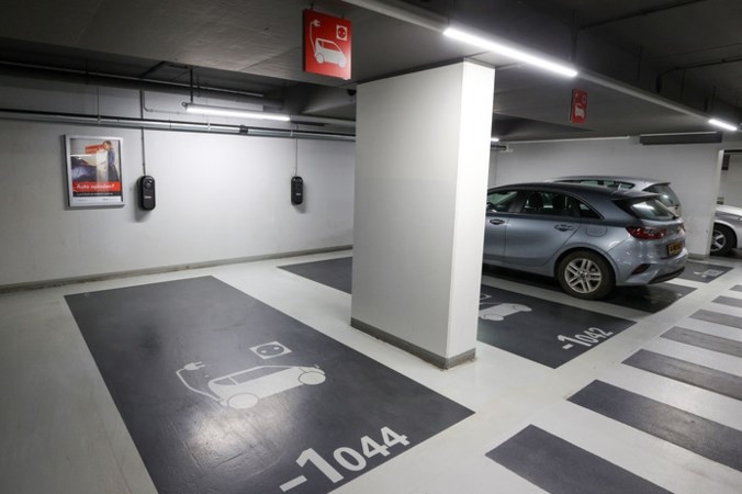 ‘Laadpalen in parkeerkelders vormen een groot risico’