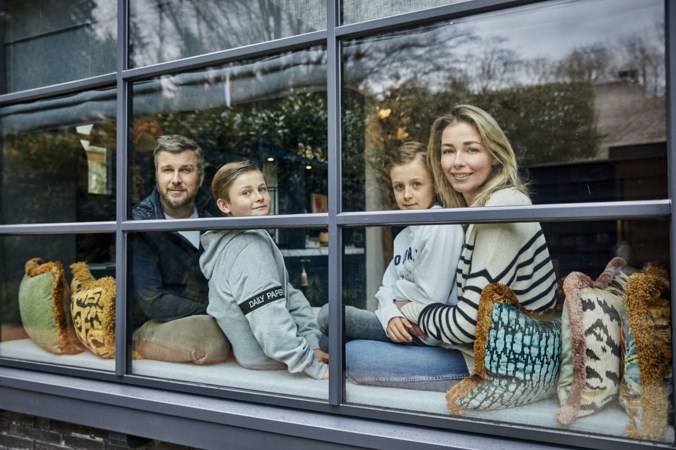 Fotograaf William Rutten kiekt thuiszittende BN’ers: ‘Iedereen zit in hetzelfde schuitje’