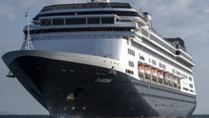 Deel passagiers cruiseschip Zaandam stapt over op Rotterdam
