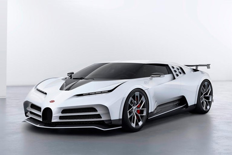 Voor deze auto moet Cristiano Ronaldo ruim drie maanden werken