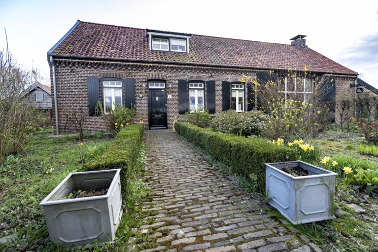 Harm spotte een ruïne in Leveroy en maakt er deze nostalgische woonboerderij van