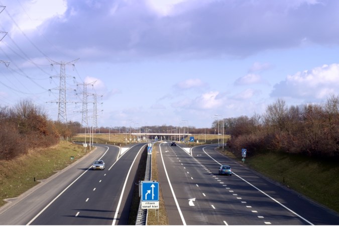 De snelwegen zijn vrijwel leeg en wij rijden keurig 100: hoe kan dat?