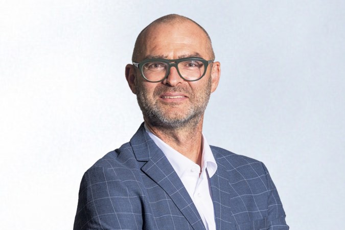 ’Een besmette voetballer: we zullen het niet kunnen voorkomen en ermee moeten leven’