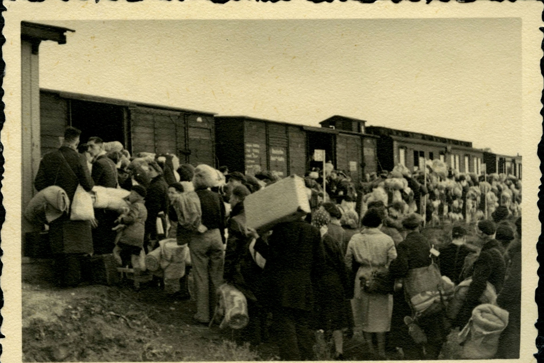 In Cosel, Tachtig Kilometer Voor Auschwitz, Hield Het Mensel... - De ...