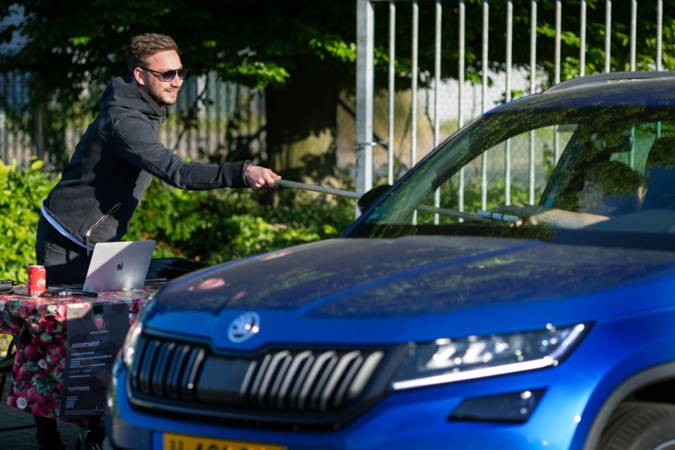 Limburg wemelt van aardbeien drive-ins: ‘Iets leuks en lekkers in donkere tijden’