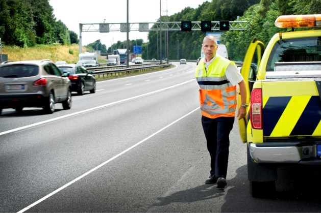 Rijkswaterstaat beboet zelden een geparkeerde trucker op de vluchtstrook in Limburg