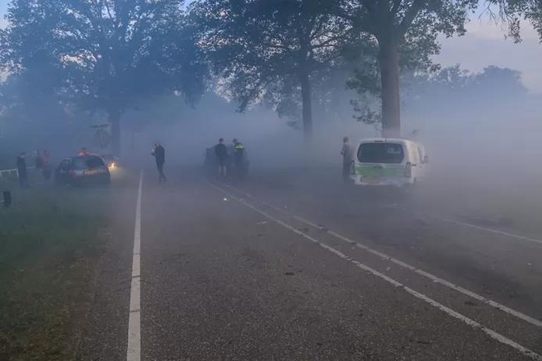 Slecht zicht door rook Peelbrand: zes auto’s botsen op elkaar