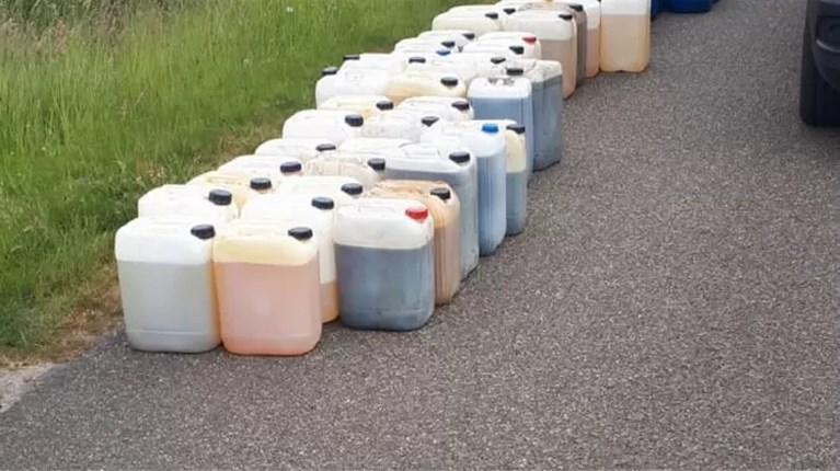 Man (26) uit Weert met bus vol drugsafval aangehouden na achtervolging over A2