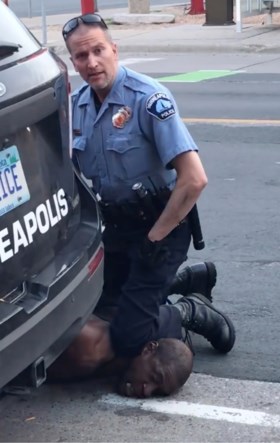 Dode bij rellen en plunderingen in Minneapolis na doden zwarte man door politie
