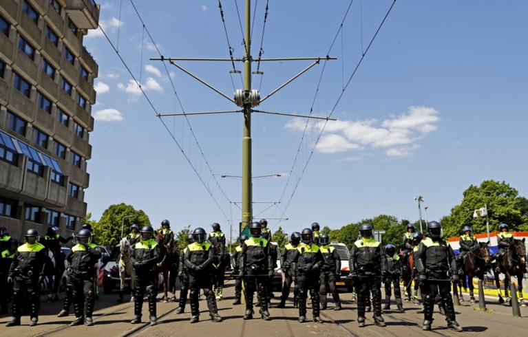 ME grijpt in bij lockdownprotest Den Haag: 37 arrestaties