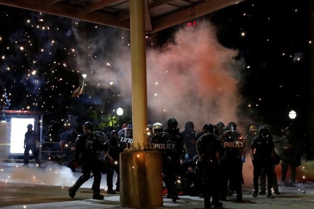 Protest tegen politiegeweld breidt zich uit, agenten gewond in Philadelphia