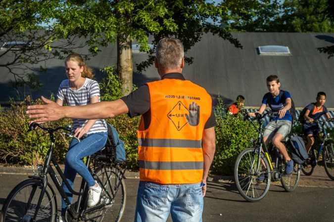 Middelbare scholen weer open na elf weken sluiting - De Limburger