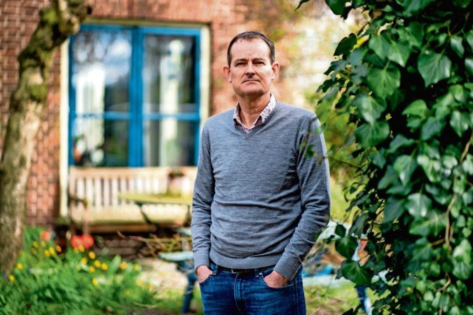 Hoe krijgen we corona onder controle? ‘Sommige groepen wekelijks of vaker testen’