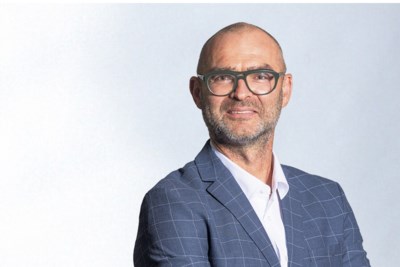 ‘De Ricksen-biograaf en zijn uitgeverij ruiken geld en dus moet er gescoord worden’