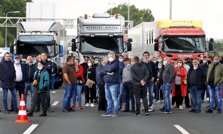 Kermisexploitanten demonstreren op Malieveld: ‘We zijn niet uit op trammelant’