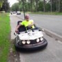 Video: Maastrichtenaar met botsauto op de weg sensatie op tv 