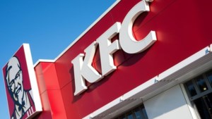 KFC-werknemers krijgen 900 euro ‘coronacompensatie’ als ze ziek worden