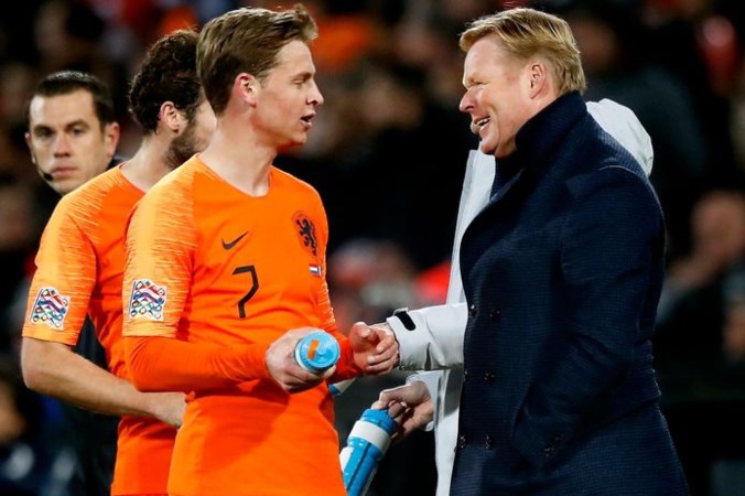 Kijkje in de keuken bij Koeman: ‘AZ won topduels, dan kies je voor Boadu en Stengs’