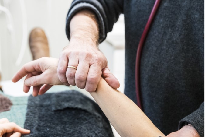 Uitgestelde zorg legt grote druk op Limburgse huisartsen