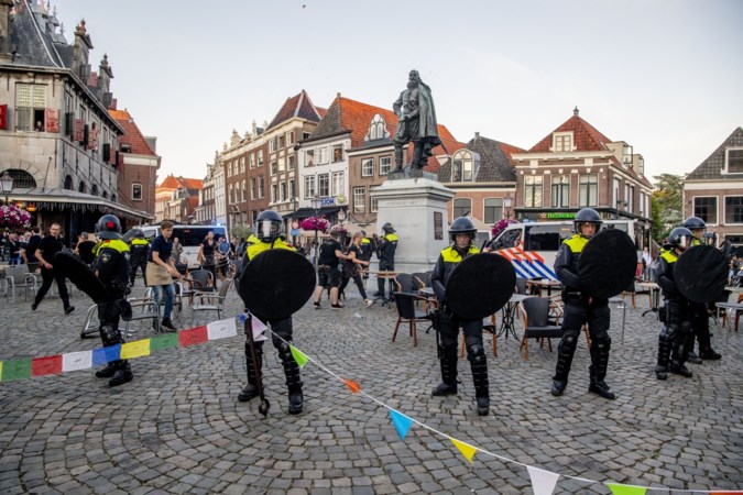 Omstreden standbeelden: ‘Kijk uit dat je niet alles omver trekt’