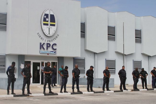 Zorgen om toekomst Curaçao: ‘Nu toeristen deze beelden zien, komen ze helemaal niet meer’