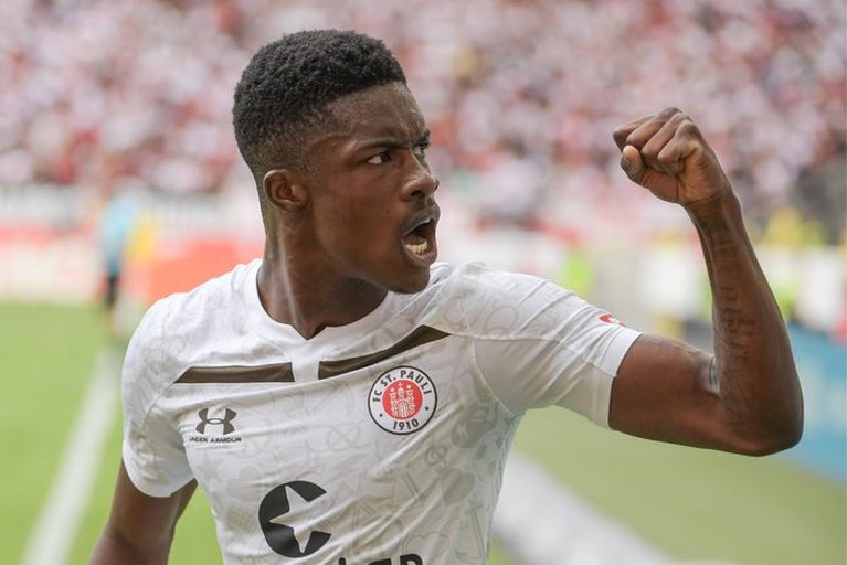 Feyenoord maakt komst Conteh officieel