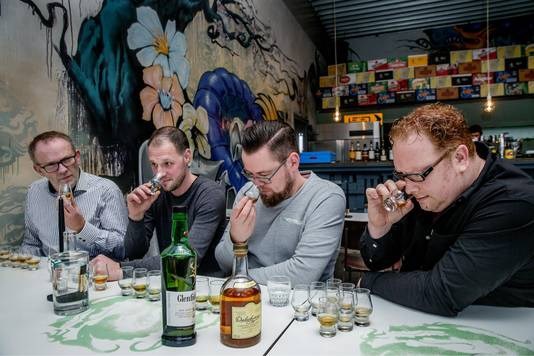 Test: Dit zijn de beste Nederlandse whisky’s