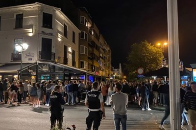 Feestvierende Nederlanders zetten Belgisch kustplaatsje op stelten