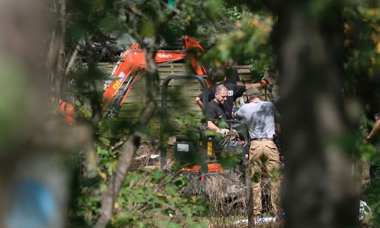 Video: Politie zoekt in volkstuin Hannover naar lichaam Maddie McCann