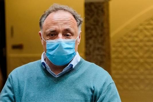 Belgische viroloog: ‘Nederland ontkomt niet aan mondkapjesplicht om lockdown te voorkomen’