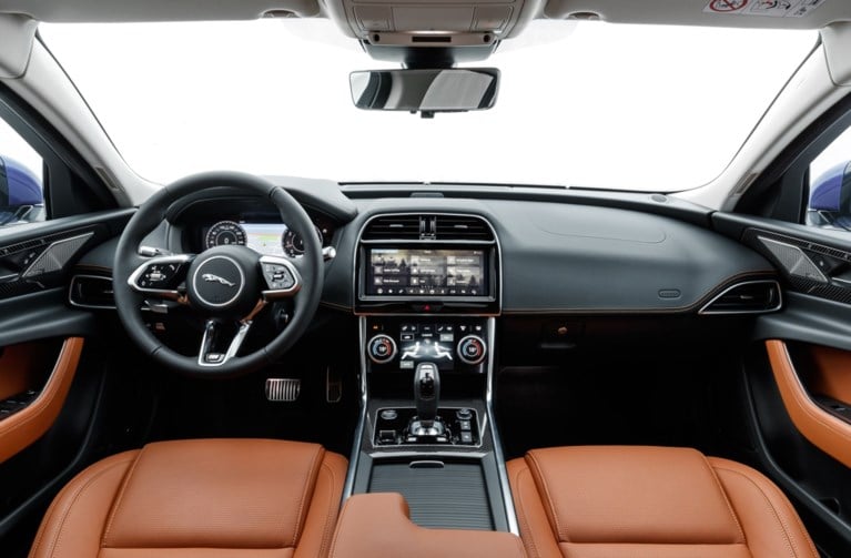 Facelift Jaguar XE: opgeruimd staat netjes