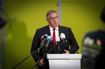Burgemeesters willen invloed achter de voordeur: ‘Bij drukke feestjes zijn we machteloos’