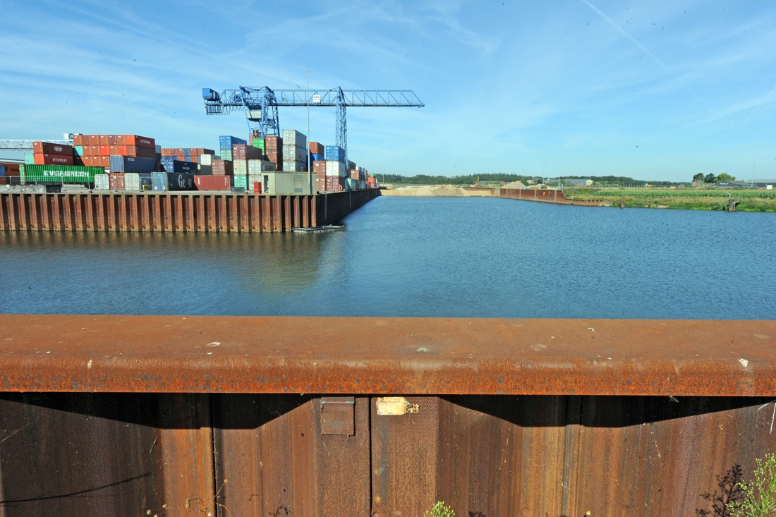 Halte haven Wanssum: een metrolijn op het water - De Limburger