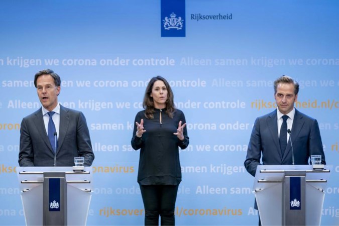 Alarmfase 1: verdubbeling aantal coronabesmettingen, kabinet keert terug van zomerreces