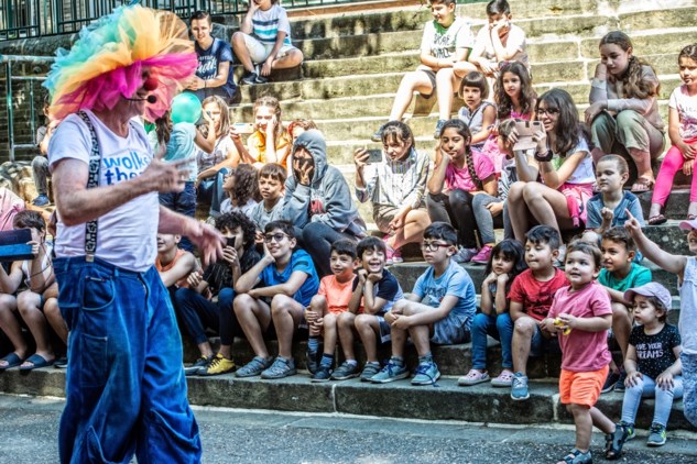 Amsterdams Zomertheater Laat Kinderen In Azc Sweikhuizen Wee De Limburger Mobile